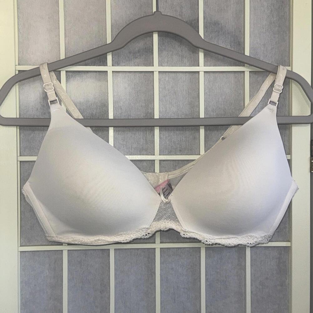 VTG Y2K Victoria’s Secret Dream Angels White Lace Lined No Wire Wireless Bra 36C